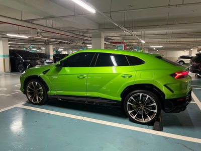 LAMBORGHINI URUS - 2