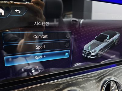 2021 Mercedes-BENZ E-CLASS thumbnail 23