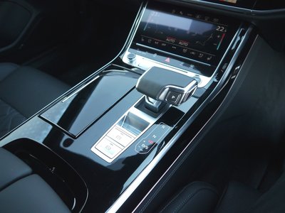 2025 AUDI A8 thumbnail 16