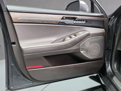 صورة مصغرة 14 لـ 2020 Genesis G90