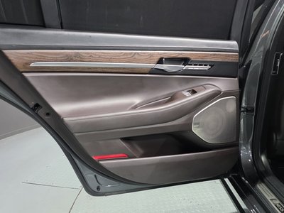 صورة مصغرة 15 لـ 2020 Genesis G90