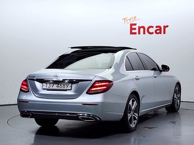 MERCEDES-BENZ E-CLASS - 3