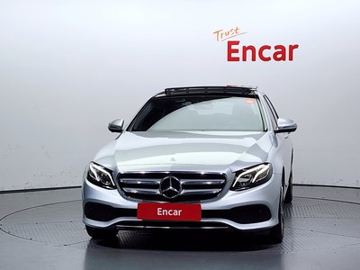 MERCEDES-BENZ E-CLASS - 2