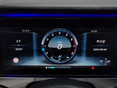 MERCEDES-BENZ E-CLASS - 8