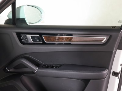 صورة مصغرة 37 لـ 2022 Porsche CAYENNE