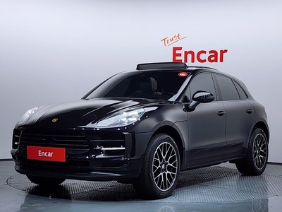 PORSCHE MACAN - 1
