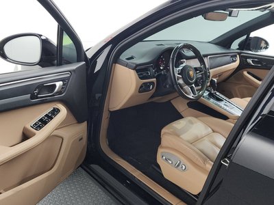 PORSCHE MACAN - 10