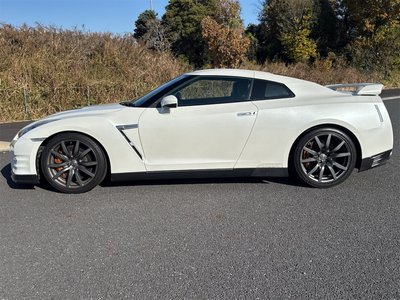NISSAN GT-R - 4