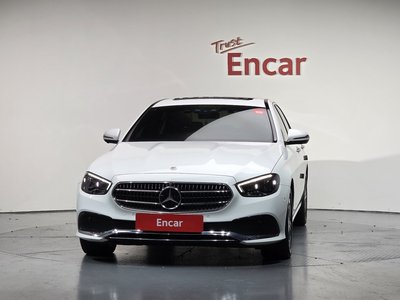 MERCEDES-BENZ E-CLASS - 3