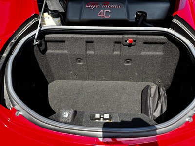 صورة مصغرة 32 لـ 2016 ALFA Romeo 4C