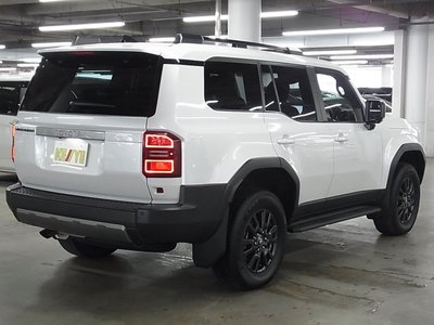 2024 Toyota LAND CRUISER 250 photo 6