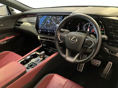 صورة 4 لـ 2023 Lexus RX