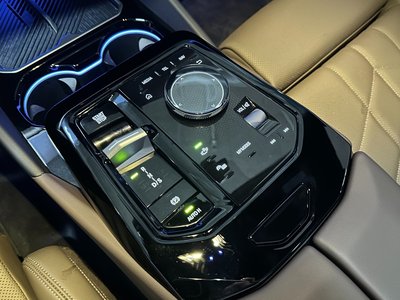 2026 BMW 5 SERIES 照片 9