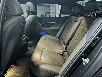 2026 BMW 5 SERIES 缩略图 11