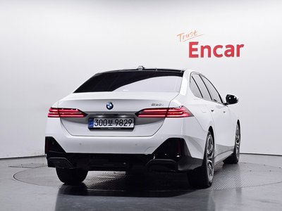 BMW 5 SERIES - 4