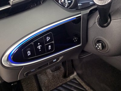 2021 Genesis GV70 — миниатюра 15