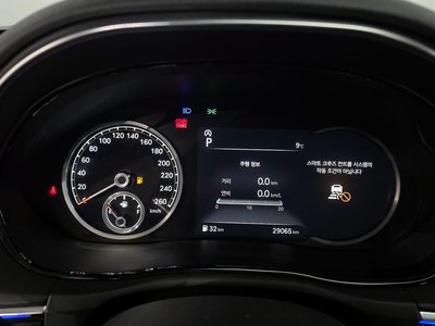 صورة 8 لـ 2021 Genesis GV70