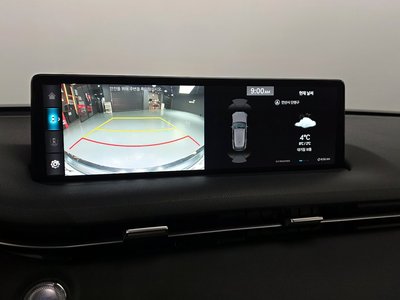 2021 Genesis GV70 — миниатюра 17