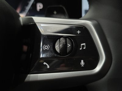 2025 BMW 5 SERIES — миниатюра 32