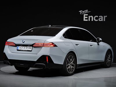 2025 BMW 5 SERIES 照片 4