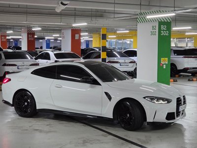 2022 BMW M4 photo 2