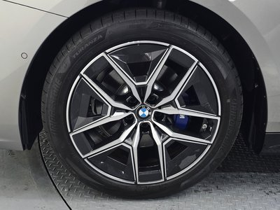 2025 BMW 5 SERIES photo 6