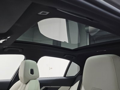 2025 BMW 5 SERIES thumbnail 23