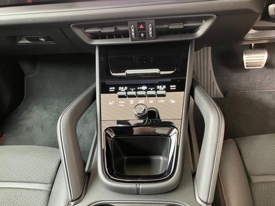 2024 Porsche CAYENNE — миниатюра 19