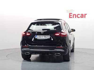 MERCEDES-BENZ GLA - 3