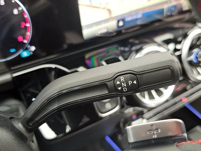 MERCEDES-BENZ GLA - 9