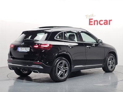 MERCEDES-BENZ GLA - 4