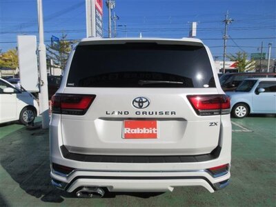 TOYOTA LAND CRUISER 300 - 7