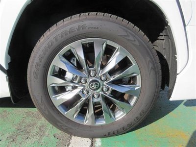 TOYOTA LAND CRUISER 300 - 8