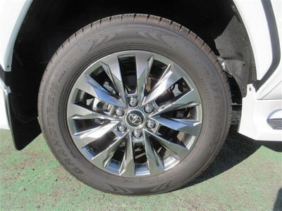 TOYOTA LAND CRUISER 300 - 9