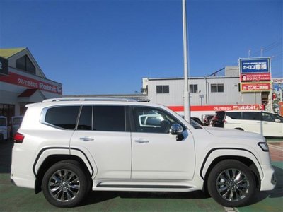 TOYOTA LAND CRUISER 300 - 6