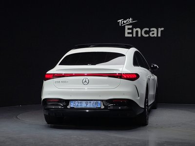 MERCEDES-BENZ EQS - 4