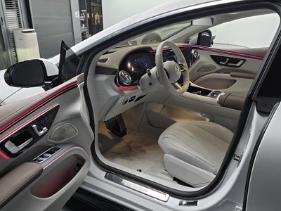 MERCEDES-BENZ EQS - 10