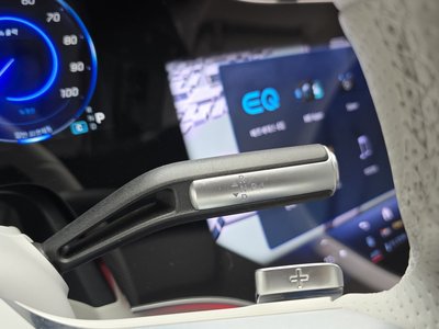 MERCEDES-BENZ EQS - 9