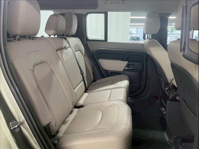 LAND ROVER DEFENDER - 8