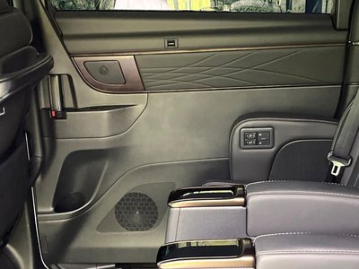 2024 Toyota ALPHARD thumbnail 30