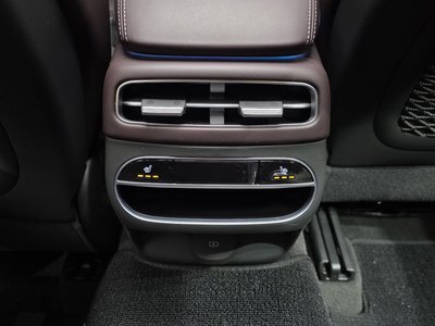 2023 Genesis GV70 — миниатюра 30