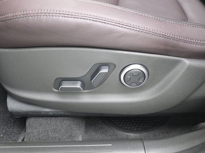 2023 Genesis GV70 — миниатюра 32