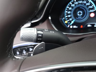 2023 Genesis GV70 — миниатюра 27