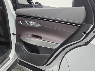 2023 Genesis GV70 — миниатюра 15