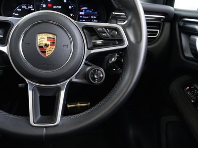 2020 Porsche MACAN thumbnail 28