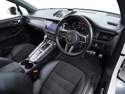 2020 Porsche MACAN thumbnail 11