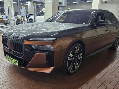 BMW I7 - 1