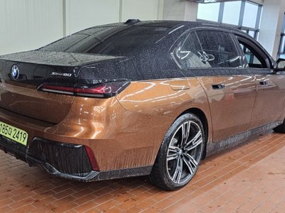 BMW I7 - 7