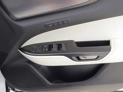 2023 Lexus NX — миниатюра 17