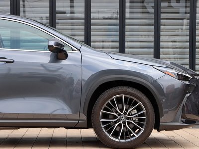 صورة مصغرة 11 لـ 2023 Lexus NX